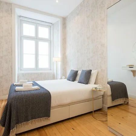 Baixa Modern Three-bedroom - By Lu Holidays * ליסבון