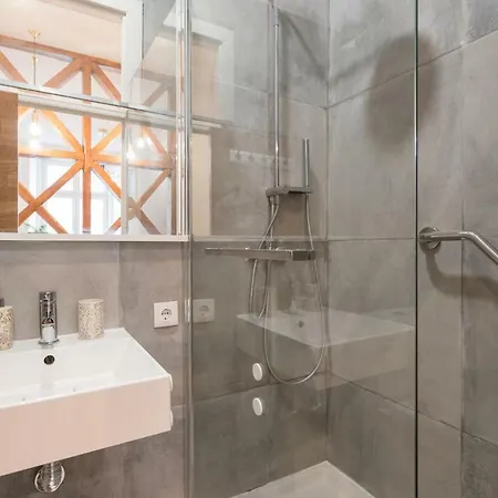דירה Baixa Modern Three-bedroom - By Lu Holidays *