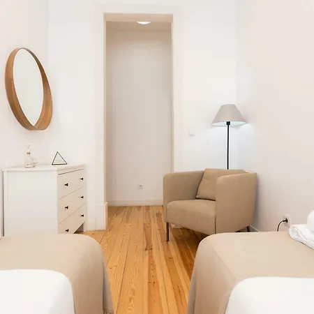Baixa Modern Three-bedroom - By Lu Holidays דירה ליסבון