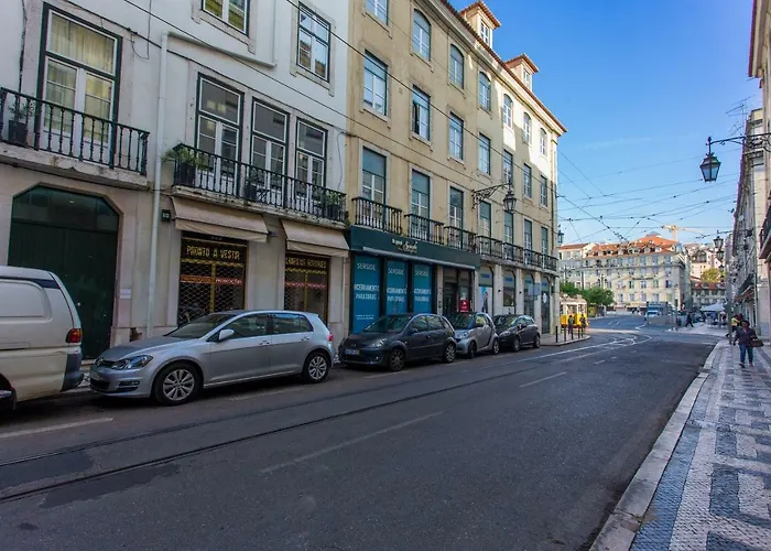 Baixa Modern Three-bedroom - By Lu Holidays 公寓 *