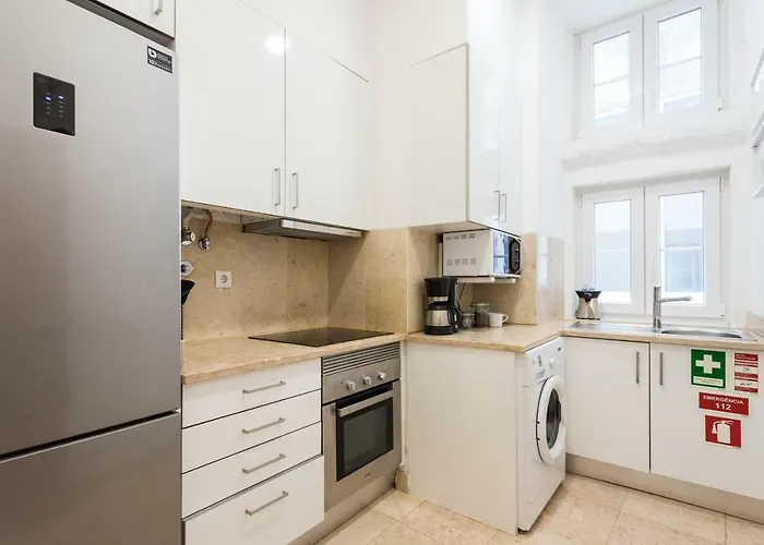 Baixa Modern Three-bedroom - By Lu Holidays 公寓 *